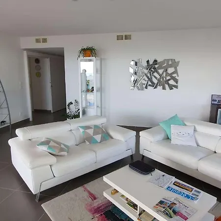 Superbe à 100m De La Avec Piscine Et Vue Mer, T3, Terrasse, Parking Privé - Fr-1-529-136